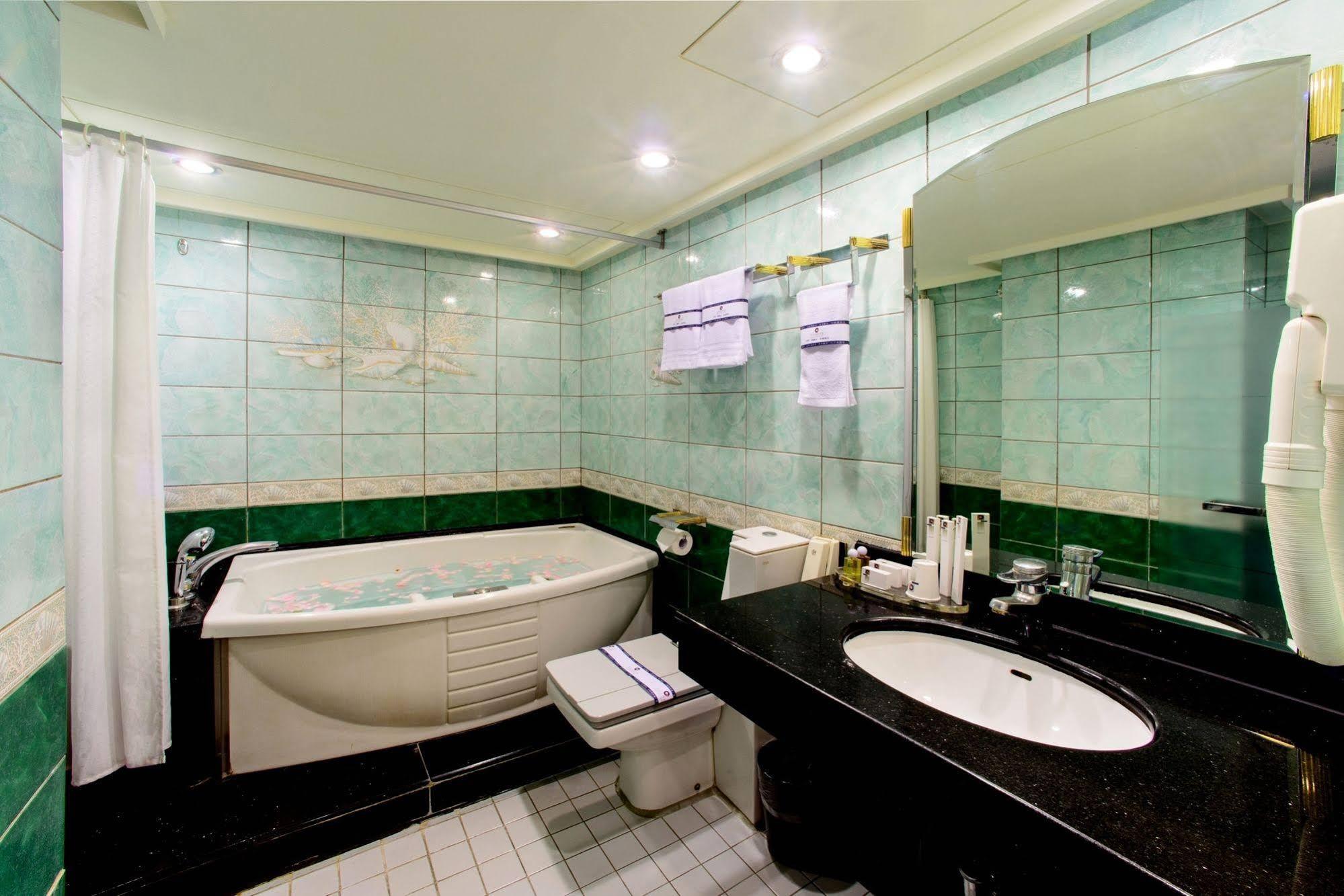 Kao Yuan Hotel - Zhong Zheng تايتشونغ المظهر الخارجي الصورة