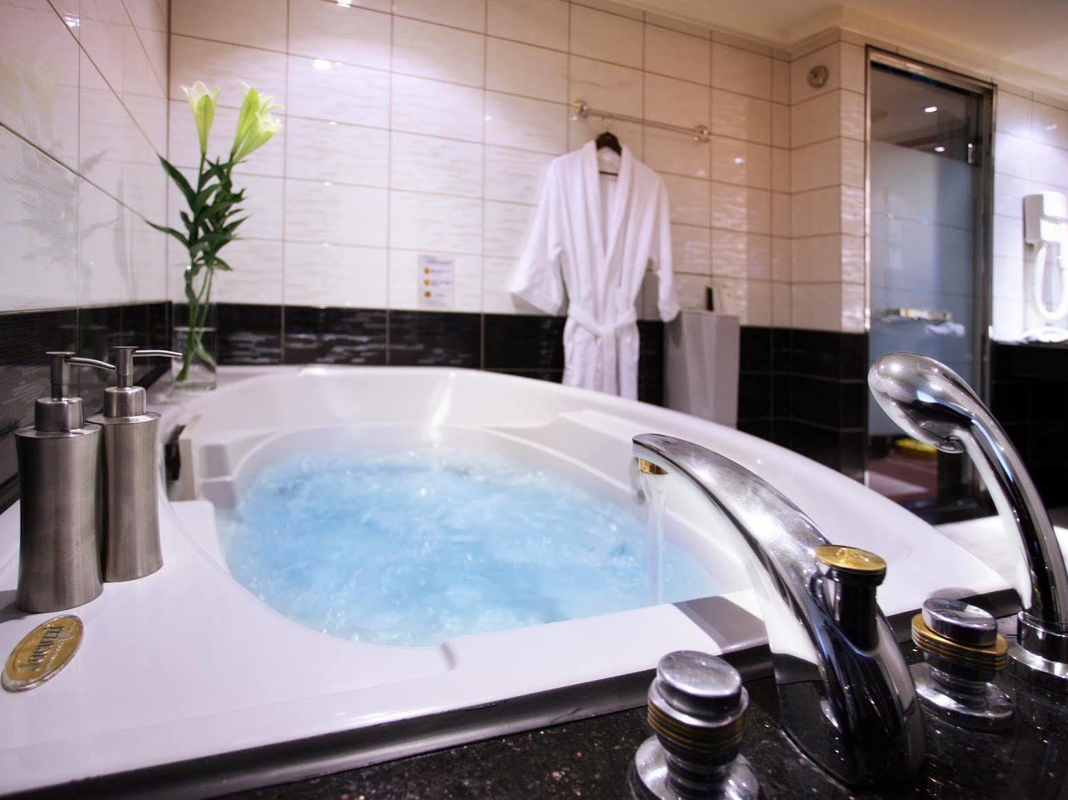 Kao Yuan Hotel - Zhong Zheng تايتشونغ المظهر الخارجي الصورة